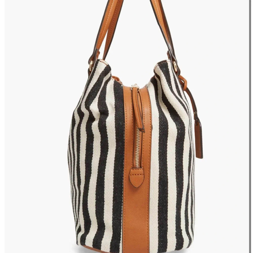 Sole/Society Oversize Millie Stripe Print Tote - Picture 3 of 4